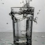 나만의 건강 루틴, 꾸준함이 만드는 작은 변화의 힘 clear drinking glass with water